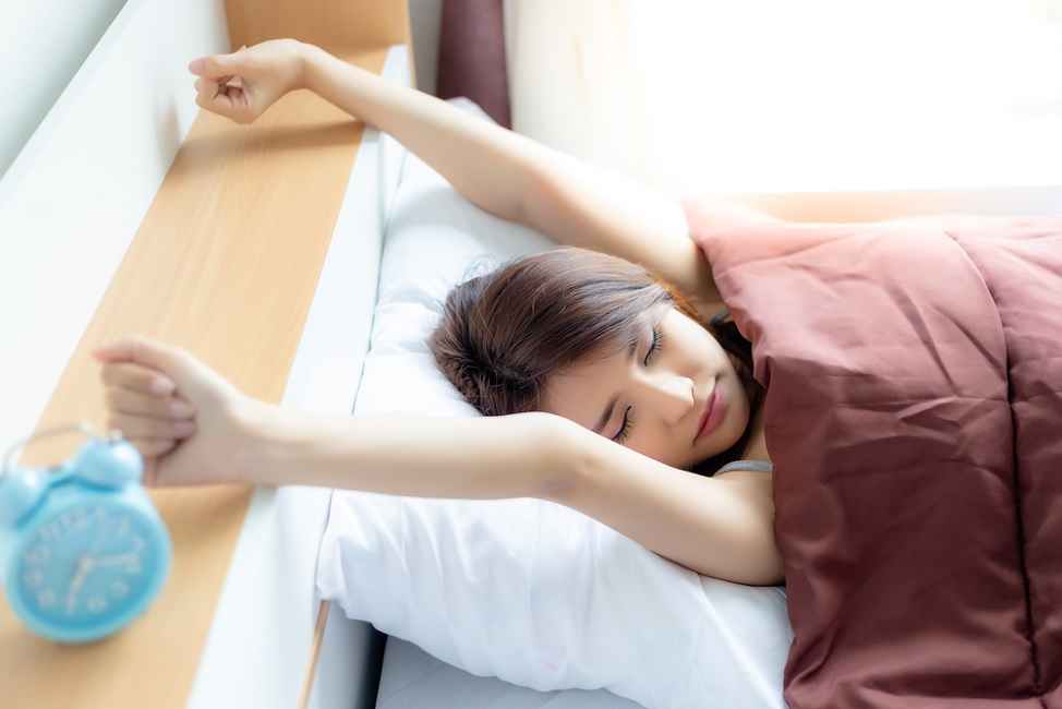 3 Kebiasaan yang Seharusnya Dihindari Saat Bangun Tidur - Nuisonk