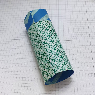 Simple no measure gift packaging sour cream container gift bag