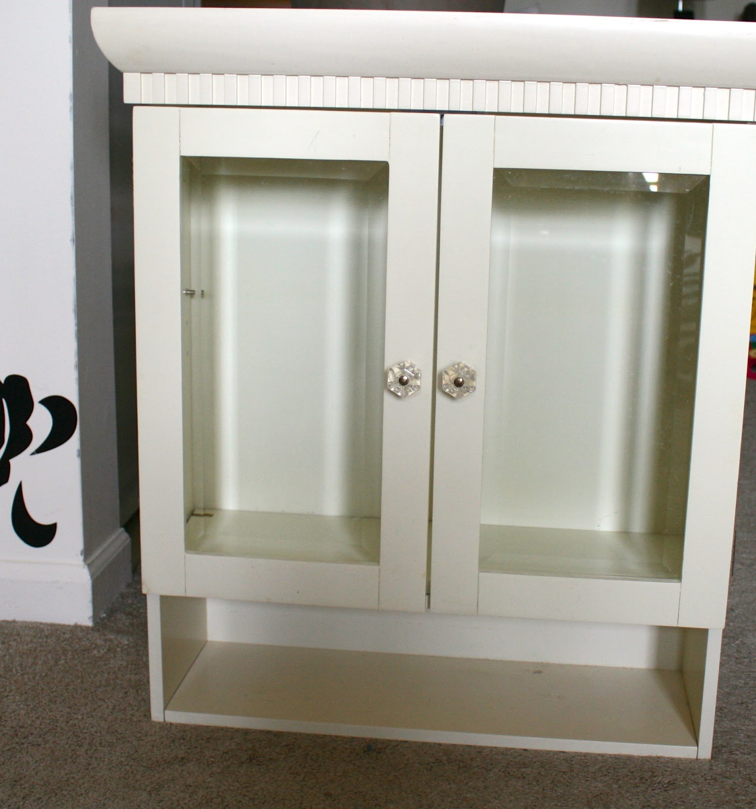 La Vie DIY DIY Bathroom Cabinet Makeover