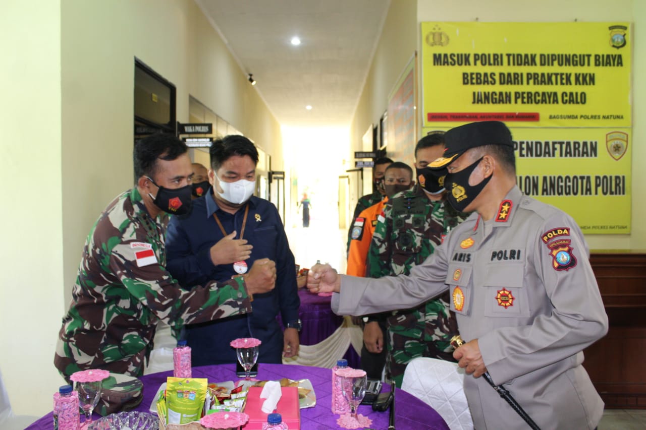 Kapolda Kepri Tinjau Pelaksanaan Vaksinasi dan Peresmian Kampung Tangguh dan Posko Karhutla di Wilayah Natuna