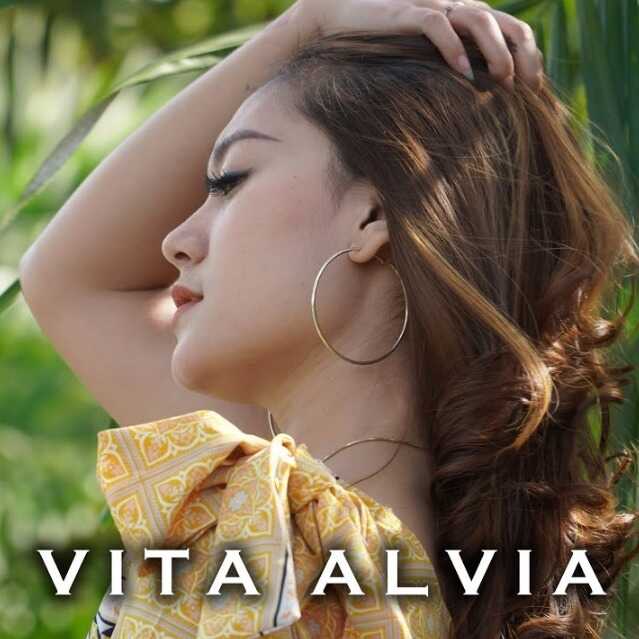 Detik Detik Perpisahan - Vita Alvia