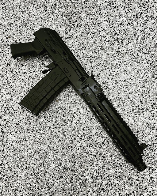 Right-Side-Custom-Paddle-Handguard-Slotted-Pistol-AKM