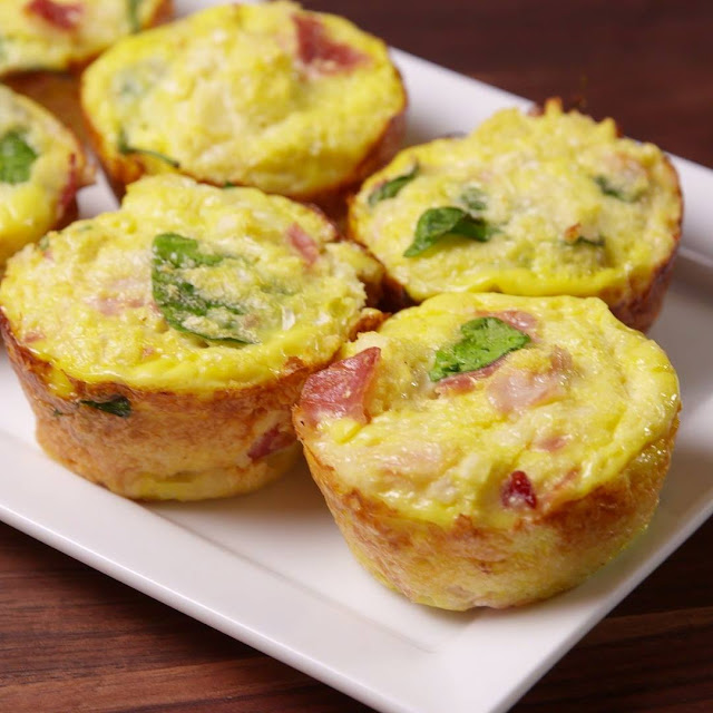 BREAKFAST MUFFINS