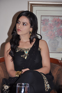 actress Sana khan at Aayiram Vilakku Press Meet photos