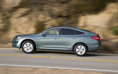 2010 Honda Accord Crosstour Side Action View