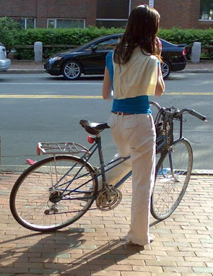 blue mixte matching girl