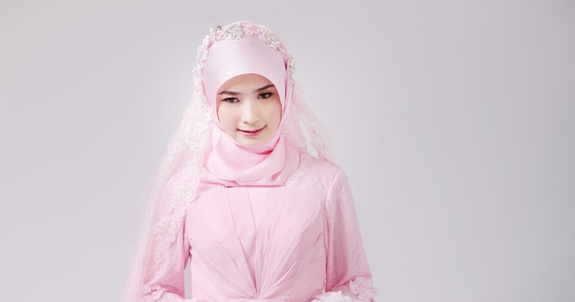 Contoh Gaun Pengantin Muslimah Simple Tapi Elegan 