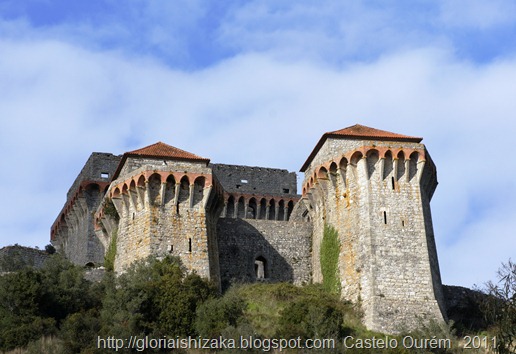 Portugal - Ourém - Castelo exterior.1
