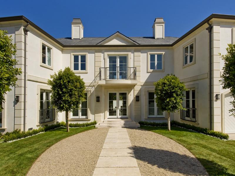 Exterior of a mansion in Los Angeles