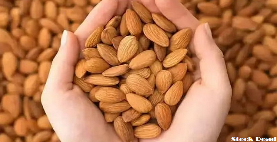 बादाम खाते समय ना करें गलतियां, जानें खाने का तरीका (Don't make mistakes while eating almonds, know how to eat them)