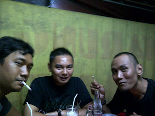 Bro Amar, Cecen Core, & Bro Yayan di Roti Bakar Tampomas