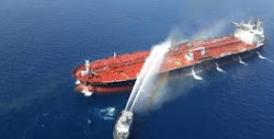  Έκρηξη σημειώθηκε σε ιρανικό τάνκερ που ανήκει στην κρατική εταιρεία του Ιράν (NIOC).Από την έκρηξη ξέσπασε πυρκαγιά στο πλοίο το οποίο βρί...