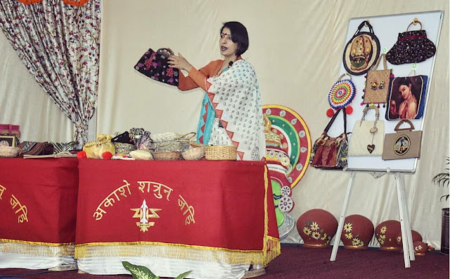 Reshma Kadvath teaching a green workshop on recycling to Army wives