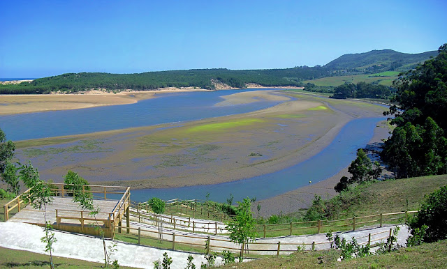 Mirador sobre el Abra del Pas en Mogro