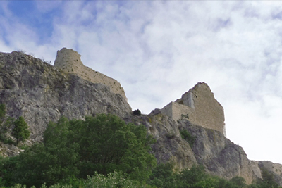 Los restos del castillo vistos desde puerta oeste