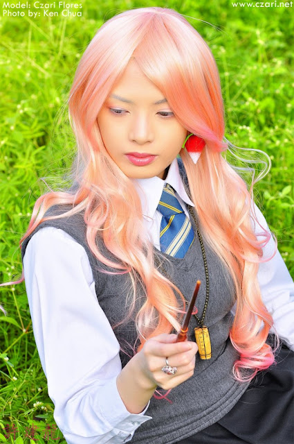 Cosplayer Czari as Luna Lovegood from Harry Potter