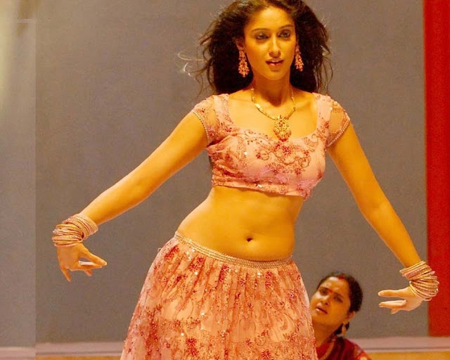 Ileana hot navel show