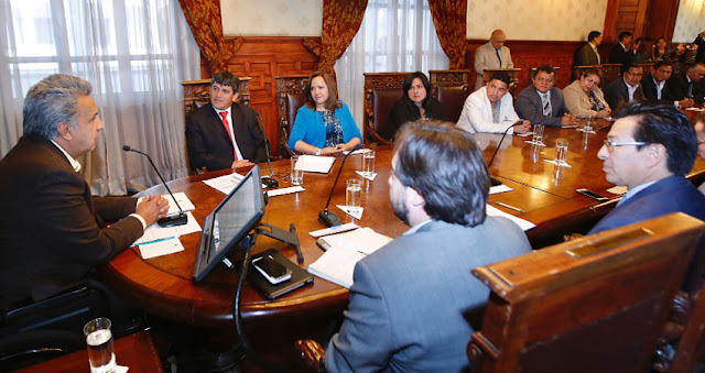 Presidente Moreno y Ministro de Educación dialogan sobre necesidades del magisterio con la Red de Maestros