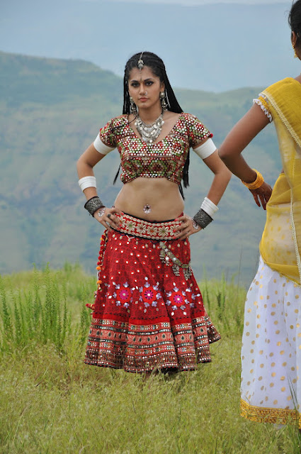 Actress Tapsee Navel Show Photos