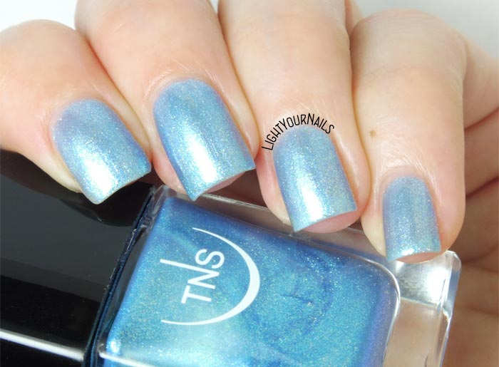 Smalto azzurro TNS Cosmetics Firenze 537 Sirena light blue nail polish #TNSCosmetics #TNSLungomare #unghie #nails #lightyournails