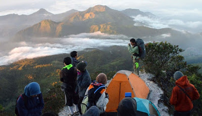 Tempat Wisata Di Karanganyar Tawangmangu Terbaru Dan Terbaik Untuk Rekomendasi Liburan Kamu, puncak gunung lawu