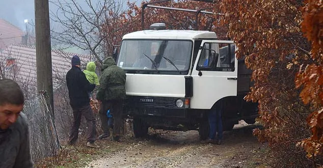 Непознати људи камионом препречили пут ка манастиру Св. Симеона Мирточивог у Дежеви