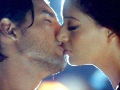 Bollywood Kissing Photos 