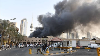 Kuwait Firefighting teams fighting a huge fire in the oldest commercial market in the capital The public firefighting forces in Kuwait continue to try to control a huge fire that broke out today, Thursday, in the oldest commercial market in the capital, causing a large amount of losses, without causing any casualties, according to preliminary information.  The Kuwaiti authorities announced Thursday that a major fire broke out in the oldest commercial market in the capital, Kuwait.  And according to the official news agency "KUNA", "the Kuwaiti public firefighting force announced that a large fire broke out in the shops of the Mubarakiya market in the Kuwaiti capital."  While the Kuwaiti Ministry of Information said through its Twitter account, that "8 firefighting teams are struggling to control the Mubarakiya market fire, which broke out in dozens of shops containing perfumes and leather."   In turn, the public fire force appealed to citizens and residents not to gather in the area of ​​the Mubarakiya market fire, as well as the roads leading to it, to facilitate the task of firefighters and emergency teams.  Tweeters also circulated through their Twitter accounts, photos and video clips showing the enormity of the fire that broke out in the Mubarakiya market, and the rising flames and smoke from the shops.   As of 14:50 GMT, the Kuwaiti authorities had not announced any casualties, injuries, or the extent of material losses as a result of the fire.  Souk Al Mubarakiya is located in the heart of the capital, Kuwait, and is considered the oldest commercial market in the country, with a history dating back more than 120 years.