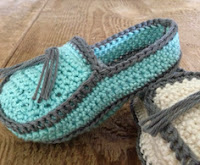 http://translate.googleusercontent.com/translate_c?depth=1&hl=es&rurl=translate.google.es&sl=en&tl=es&u=http://www.annoocrochet.com/2013/07/baby-loafers-free-pattern.html&usg=ALkJrhhjiauikHuTcoVWzUUOHqximEiYGA