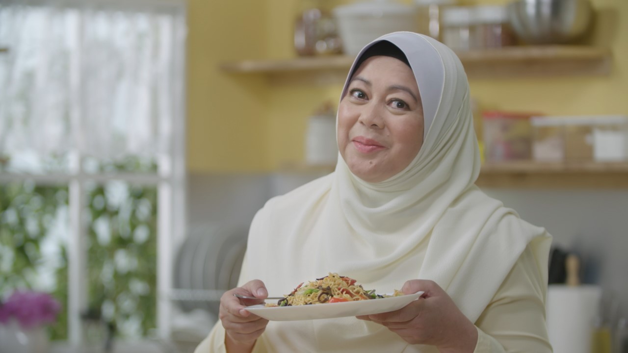 Video dan Resepi MI MAGGI Kari Goreng Azie Kitchen - Azie 