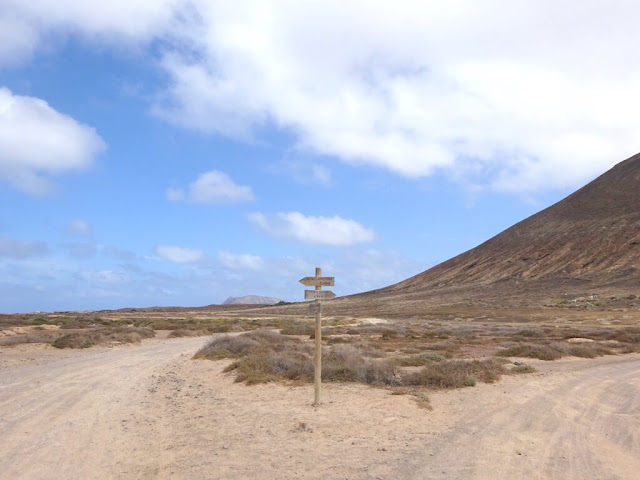 alojamiento, ESCAPADAS, estamostendenciados, holiday, islas canarias, la graciosa, la graciosa lanzarote, lanzarote, playas, restaurantes. verano, summer, vacaciones, 