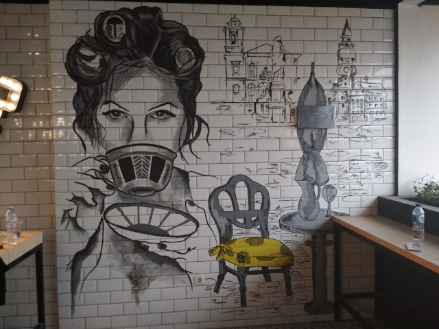 Mural Hitam Putih