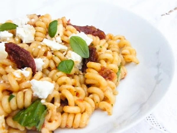 Roast Pepper & Sundried Tomato Pasta Salad