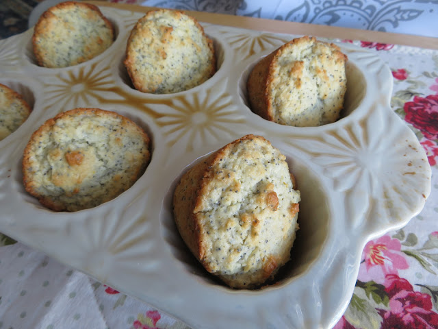 Lemon & Poppyseed Sour Cream Muffins (small batch)