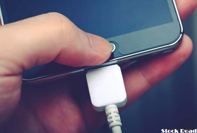 चार्जिंग पर और 100% फुल चार्ज होगा फोन! अपनाएं ये तरीका (On charging and the phone will be fully charged 100%! Adopt this method)