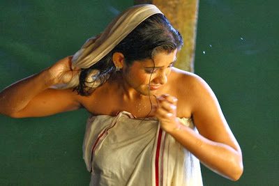 Mallu Actress Kadhal Sandhya Hot Photos In Bath Towels