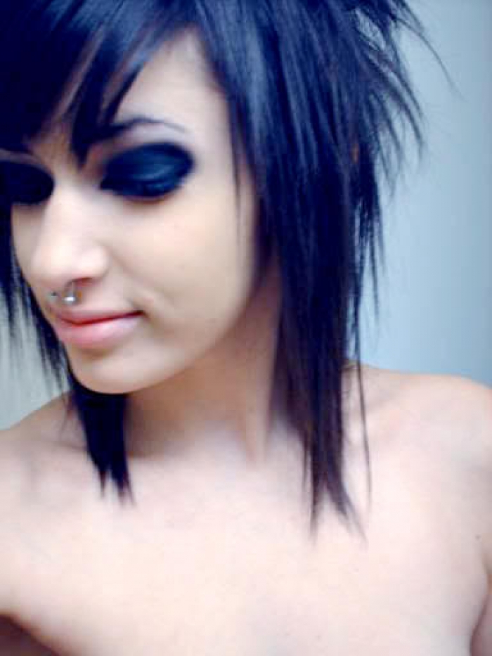 Medium Length Emo Hairstyles for Girls