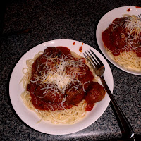 http://küchensachen.de/blog/kindheitserinnerungen-spaghetti-mit-fleischbaellchen/