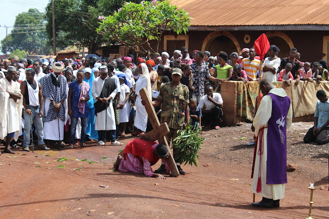 Jesus Falls The Second Time ____Photo/Video Speak: Saint Anthony Parish Otukpo Passion Of Christ (Passion Play) 2017___