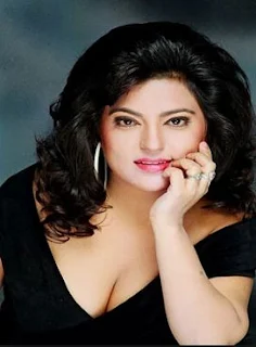 Dolly Bindra Family Husband Son Daughter Father Mother Marriage Photos Biography Profile.