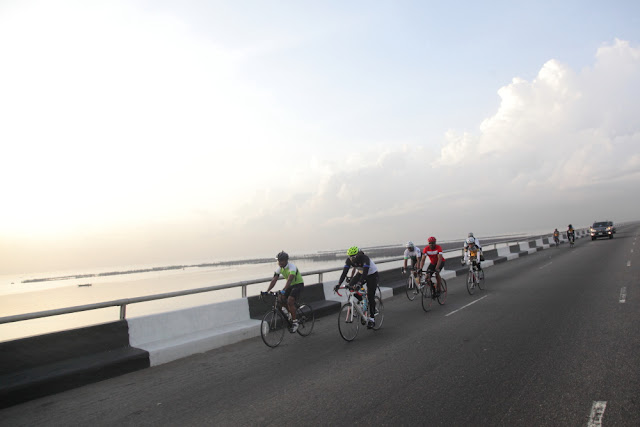 Cycologists riding the bridge early morning