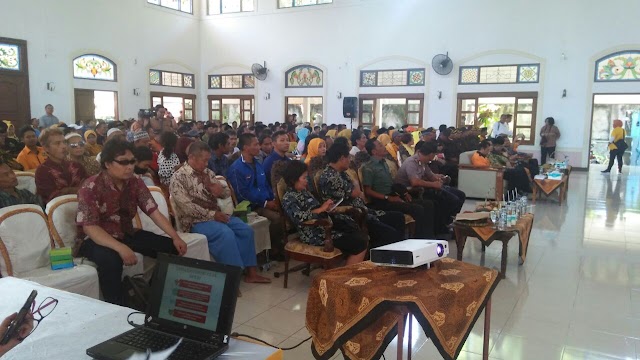 SEMINAR KEBANGSAAN KOSGORO DI MOJOLABAN