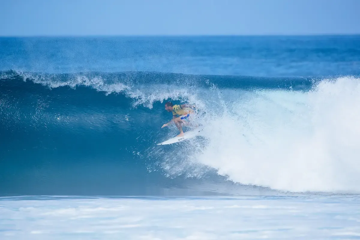 wsl billabong pro pipeline 2023 surf30 Filipe Toledo 23Pipe TYH0178 Tony Heff