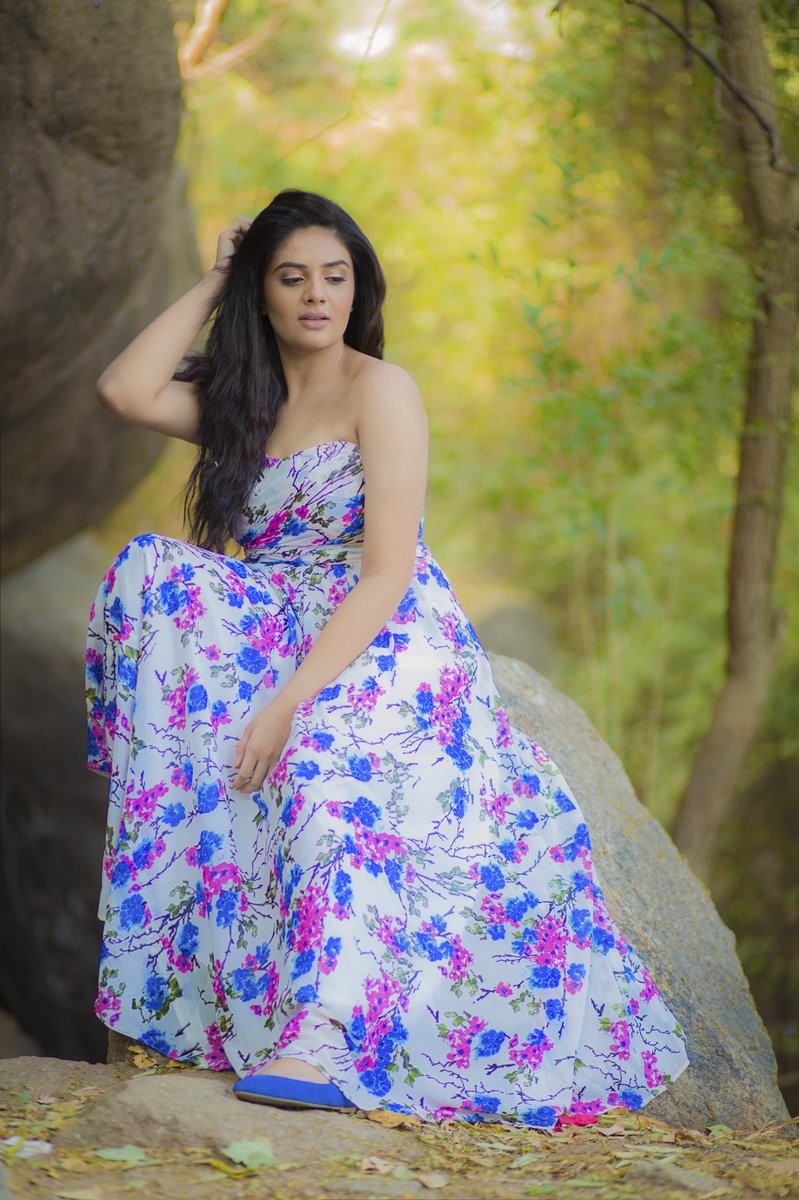 Actress Sreemukhi Latest HD Images