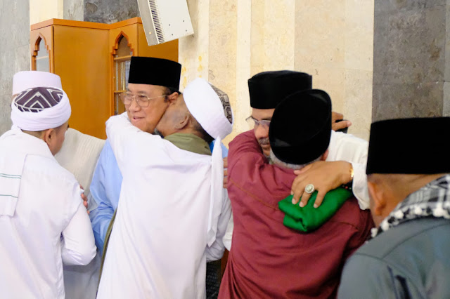 Bupati bersama Wabup Karimun Shalat Idul Fitri di Masjid Agung