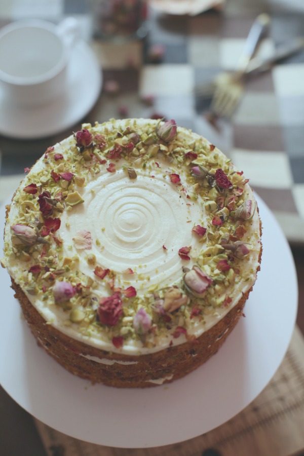 Masam manis: Pistachio Rose Cake