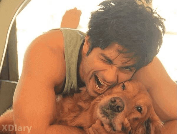 Shahid-Kapoor-with-dog-xdiary
