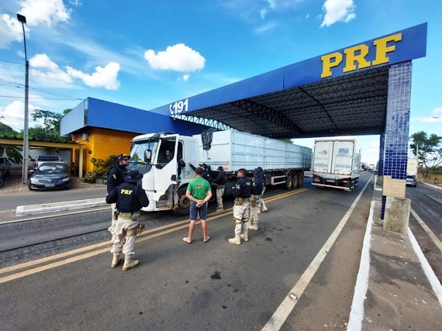 PRF no Piauí realiza operação e autua 13 caminhoneiros por crime ambiental