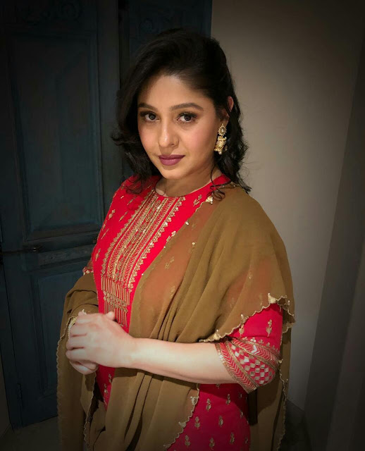 Sunidhi Chauhan Wallpaper