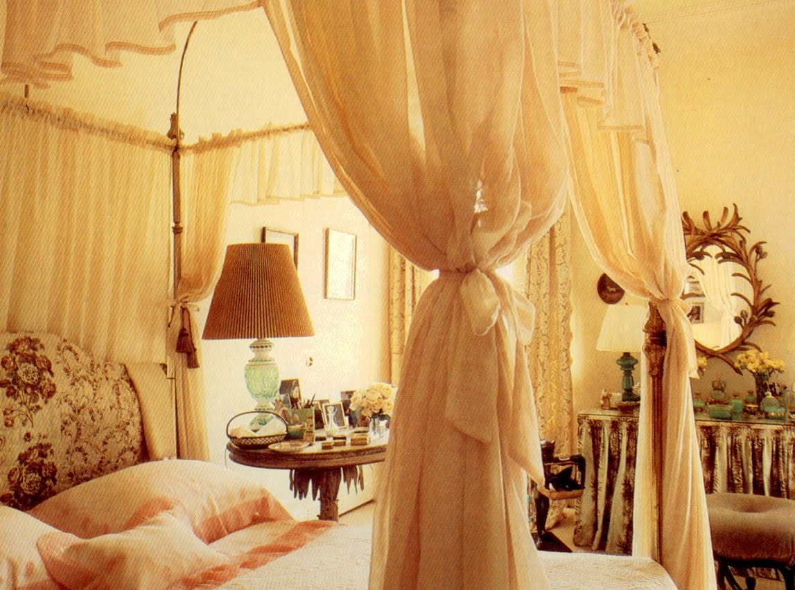 ... you saw, the wonderful canopy bed in the movie "The Little Princess